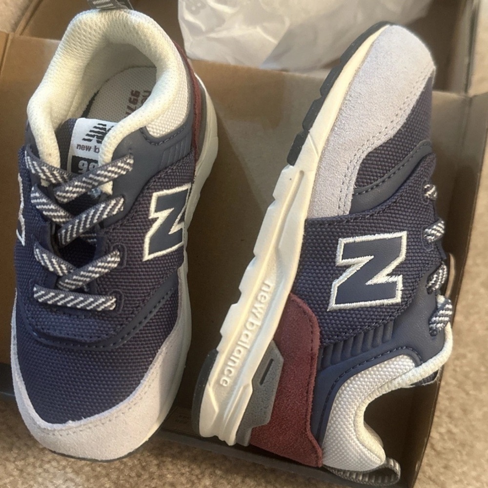 Brand New New Balance Kids' Navy Blue and Red 997H Bungee Lace